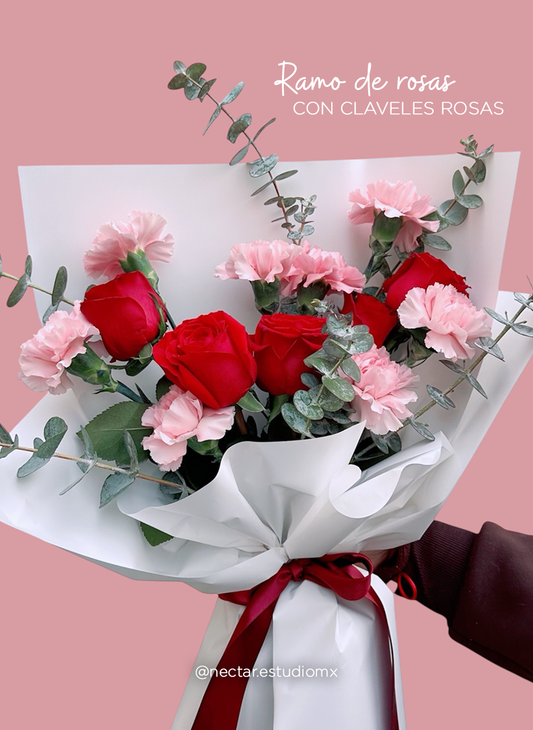Ramo de 5 Rosas y 8 Claveles